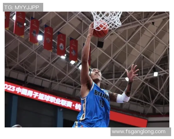 杭州篮球队区域防守解析:深度剖析战术与执行力的完美结合 杭州篮球队区域防守解析:深度剖析战术与执行力的完美结合